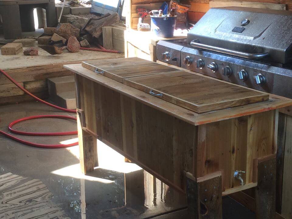 Upcycled Pallet Outdoor Kitchen