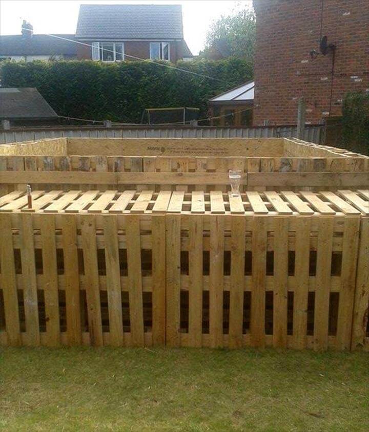 Build a Swimming Pool Out Of 40 Pallets