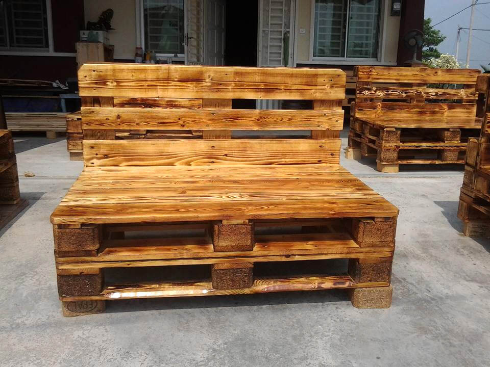What are some craft ideas from wooden pallets?