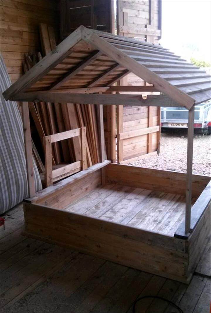 Build a Covered Pallet Sandbox - DIY