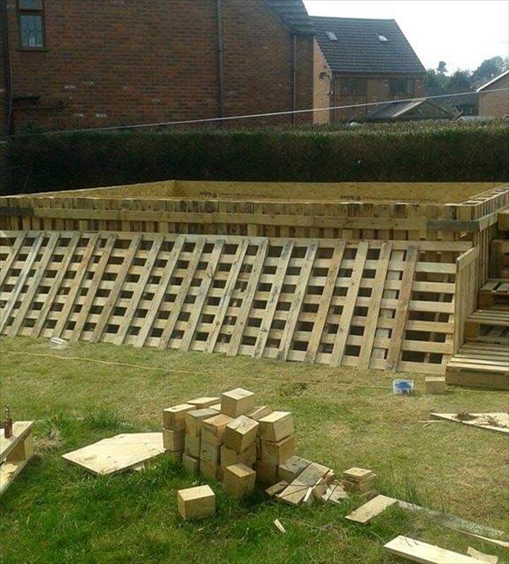 garden swimming pool made of 40 pallets