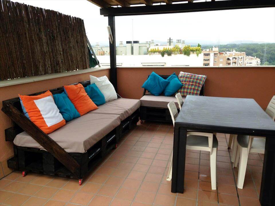 artesanal plataforma de madera terraza acolchado sofá seccional establecer y mesa de comedor