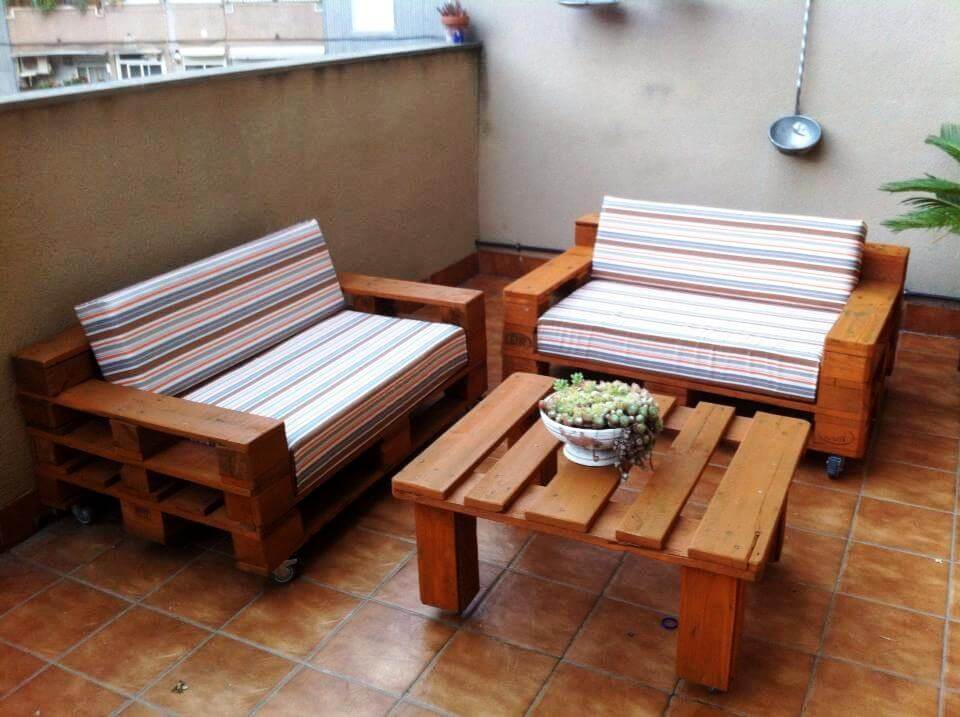 bricolaje terraza palet de madera, sentado ajustado
