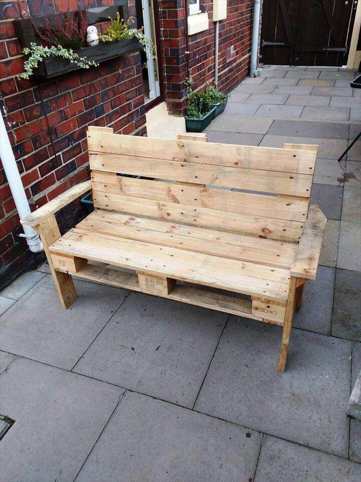 Bench from Old Headboard / Footboard &amp; Pallets